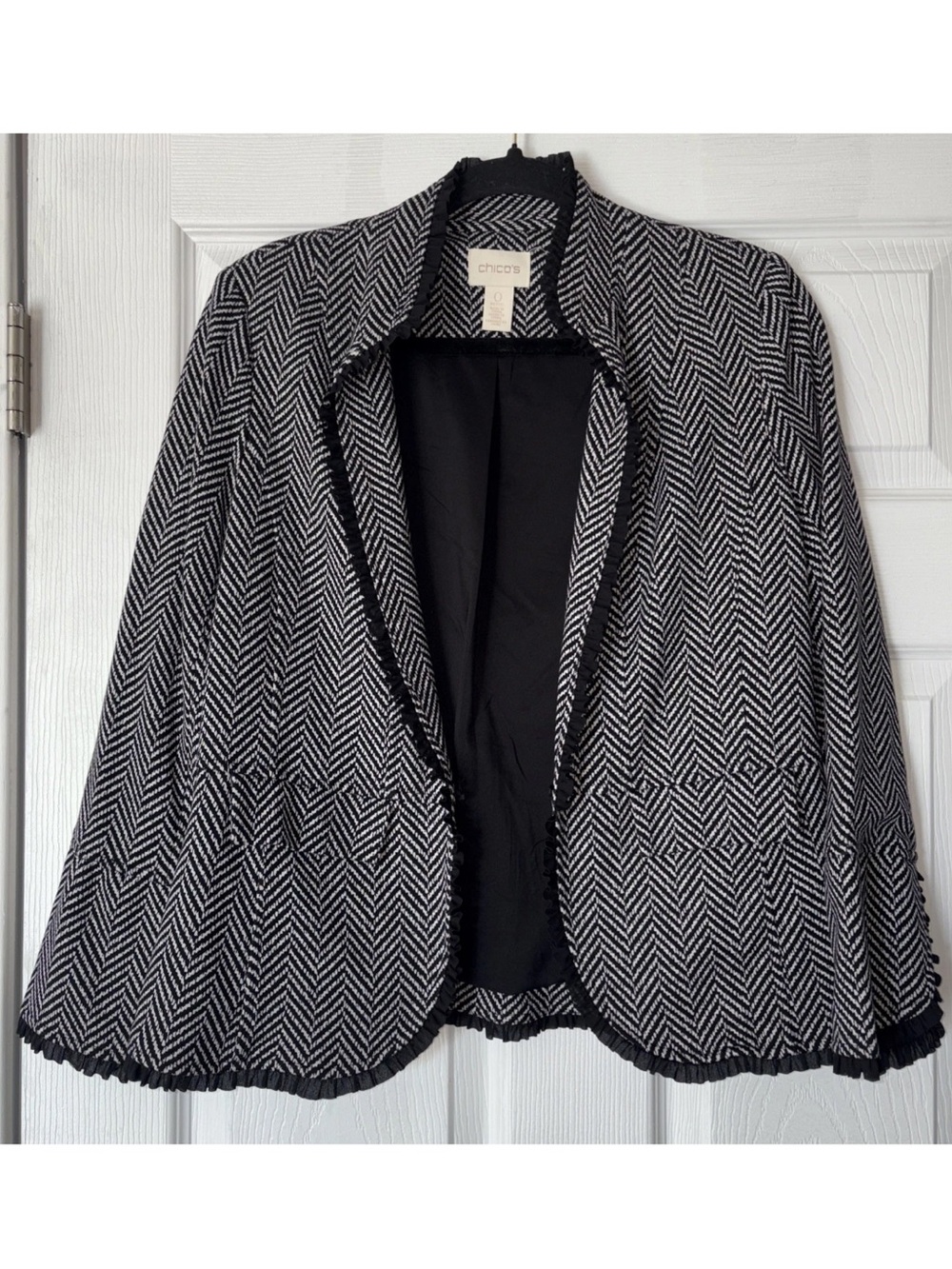 Chico's Black & White Herringbone Knit Blazer Size 0 - Small